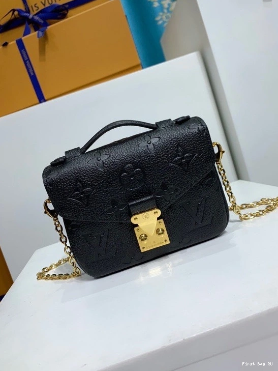 First bags ru Vuitton Louis METIS MICRO 0816